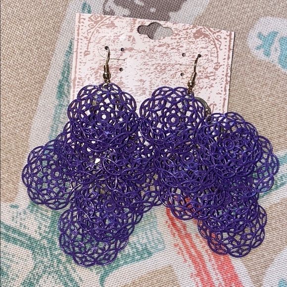 New without tags statement earrings - Picture 2 of 3